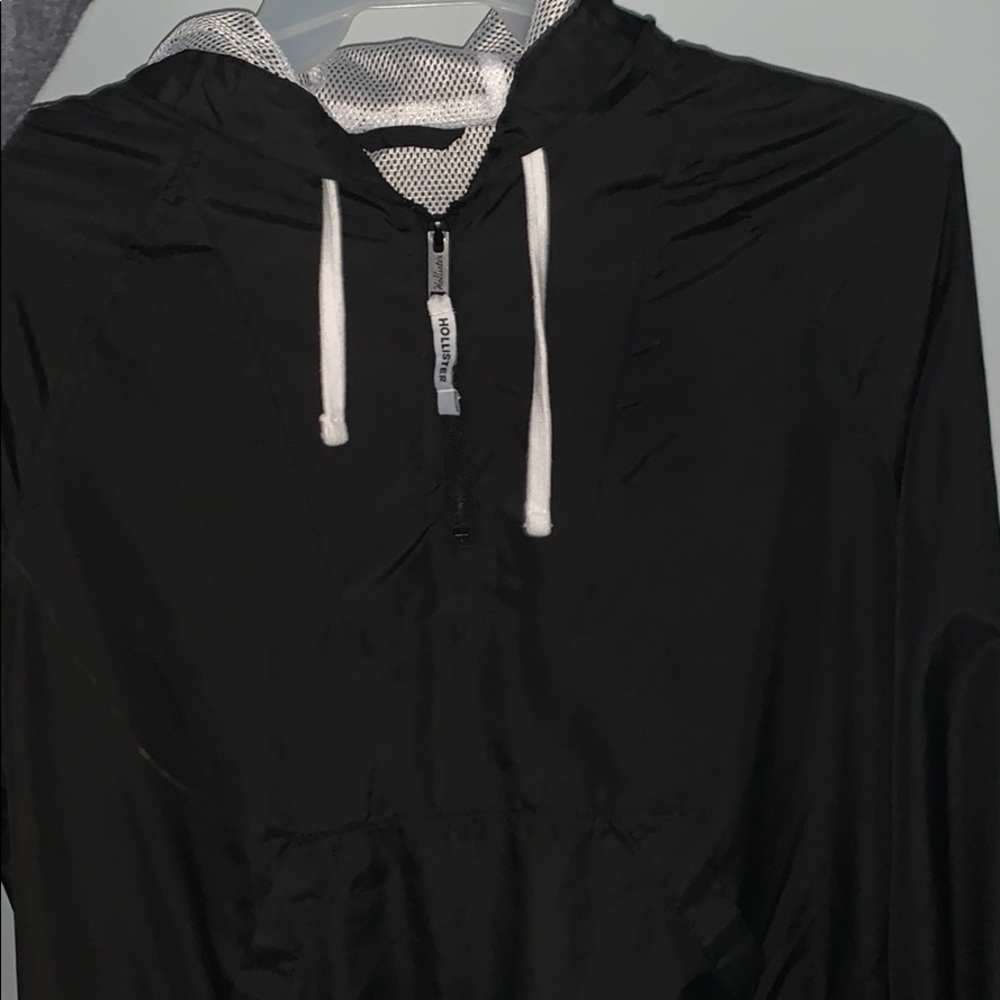 Hollister cropped quarter zip windbreaker